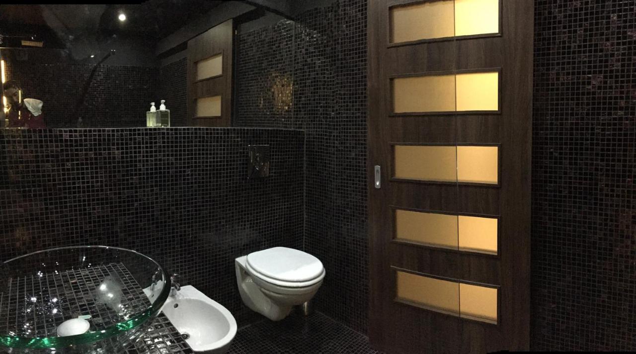 City Center Apartment With Gym & Spa Budapest Eksteriør billede