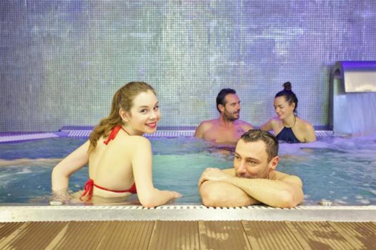 City Center Apartment With Gym & Spa Budapest Eksteriør billede